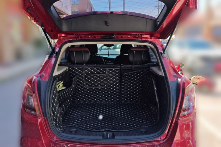 Used Buick Encore 2016 18T Automatic All-Wheel-Drive Flagship Model Trunk