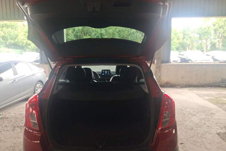 Used Buick Encore 2016 18T Automatic Two-Wheel Drive Urban Leading Edition Trunk