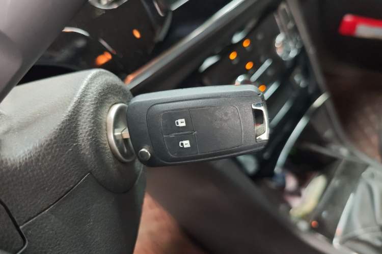 Used Buick Encore 2016 18T Manual Two-Wheel Drive Urban Advanced Model Vehicle Key