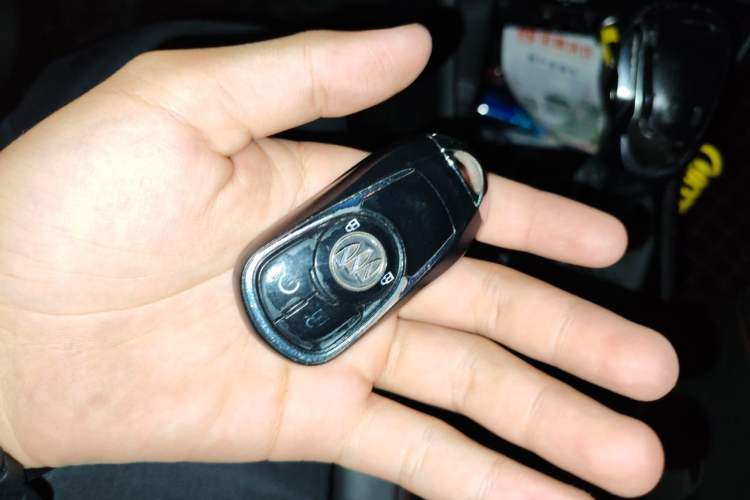 Used Buick Encore 2016 18T Automatic Two-Wheel Drive Urban Elite Model Vehicle Key