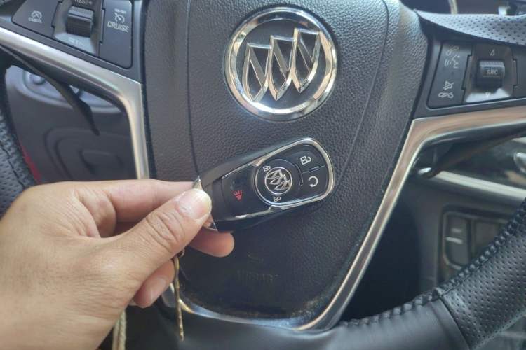 Used Buick Encore 2016 18T Automatic Two-Wheel Drive Urban Elite Model Vehicle Key