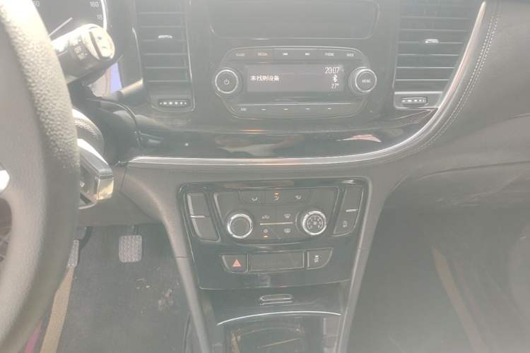 Used Buick Encore 2016 18T Manual Two-Wheel Drive Urban Advanced Model Audio And AC Panel