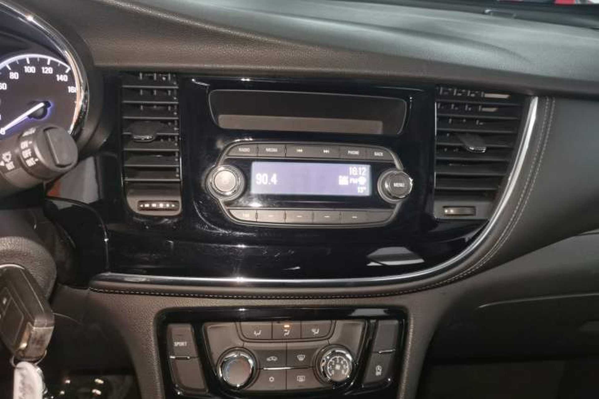 Used Buick Encore 2016 18T Automatic Two-Wheel Drive Urban Leading Edition Audio And AC Panel