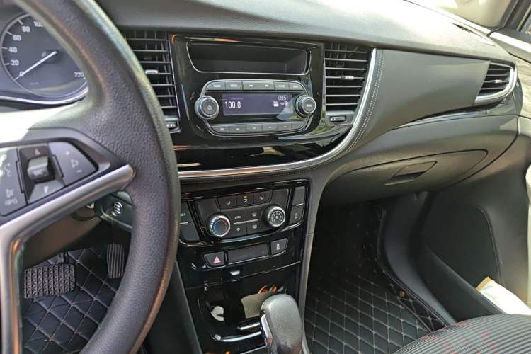 Used Buick Encore 2016 18T Automatic Two-Wheel Drive Urban Leading Edition Audio And AC Panel