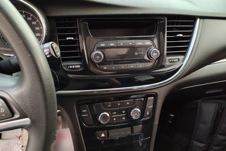Used Buick Encore 2016 18T Automatic Two-Wheel Drive Urban Leading Edition Audio And AC Panel
