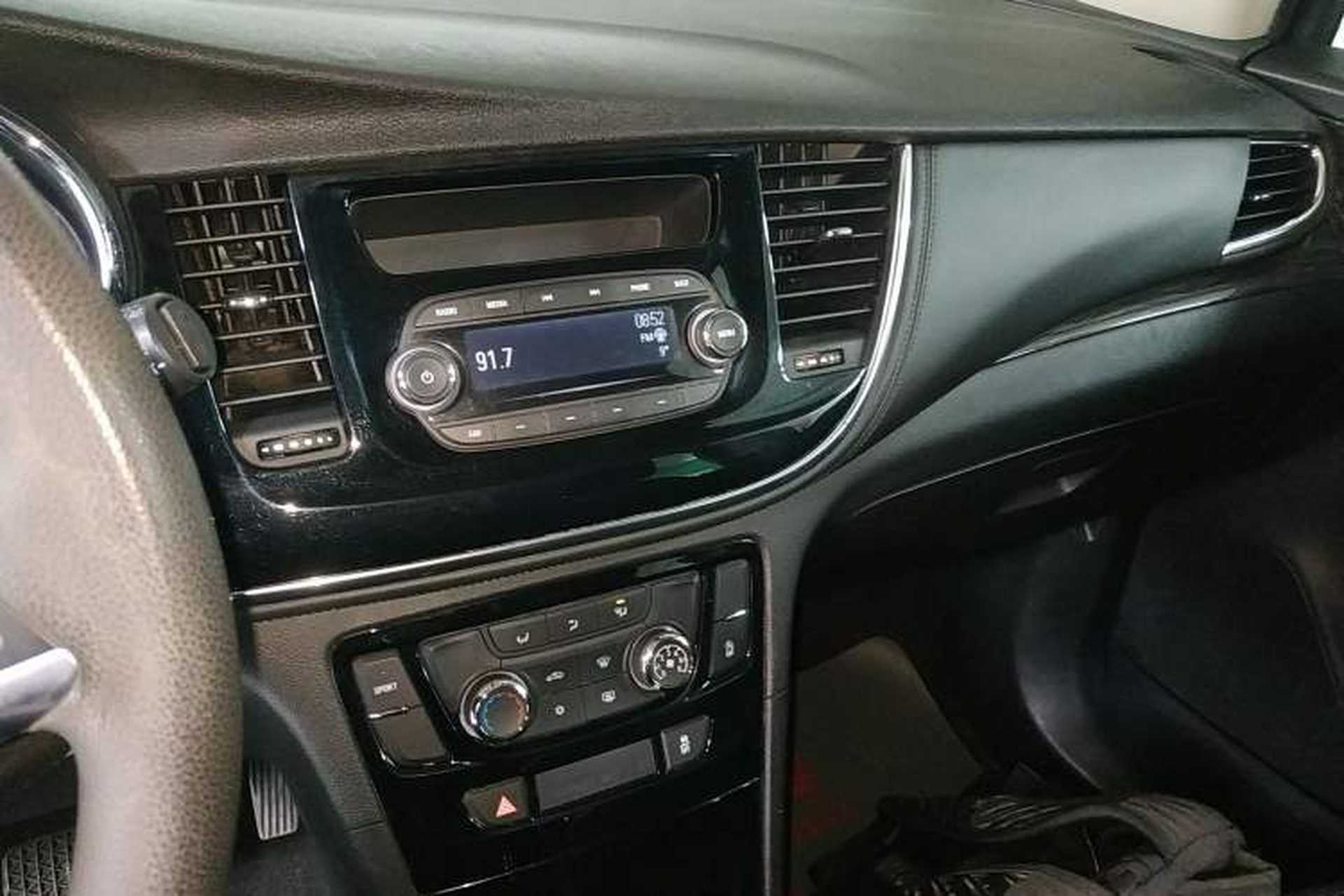 Used Buick Encore 2016 18T Automatic Two-Wheel Drive Urban Leading Edition Audio And AC Panel