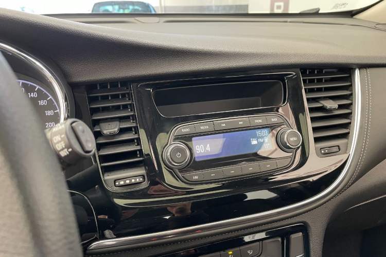 Used Buick Encore 2016 18T Automatic Two-Wheel Drive Urban Leading Edition Audio And AC Panel