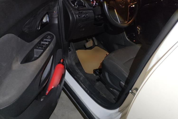 Used Buick Encore 2016 18T Automatic Two-Wheel Drive Urban Leading Edition Driver Seat