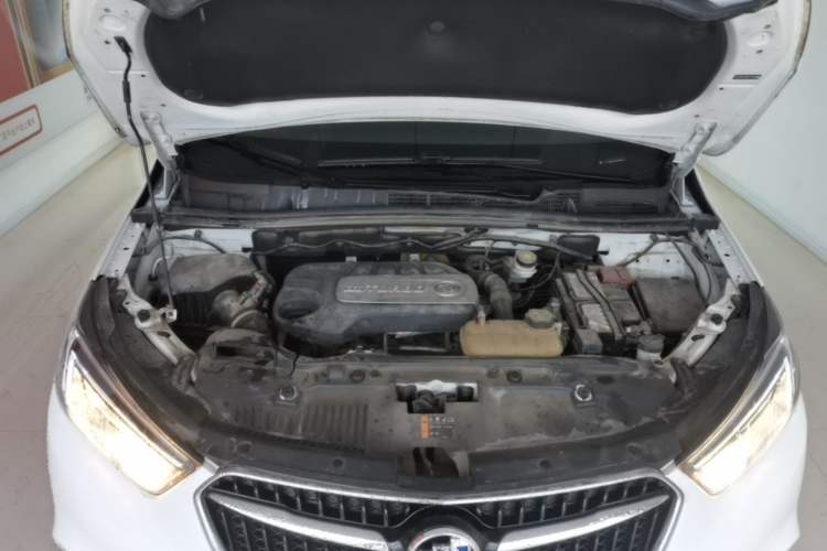 Used Buick Encore 2016 18T Automatic Two-Wheel Drive Urban Fashion Model Engine Bay