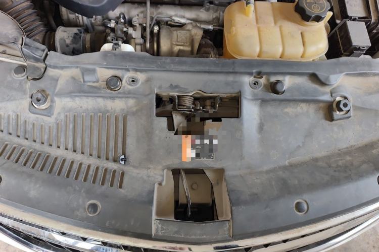 Used Buick Encore 2016 18T Automatic Two-Wheel Drive Urban Fashion Model Engine Bay