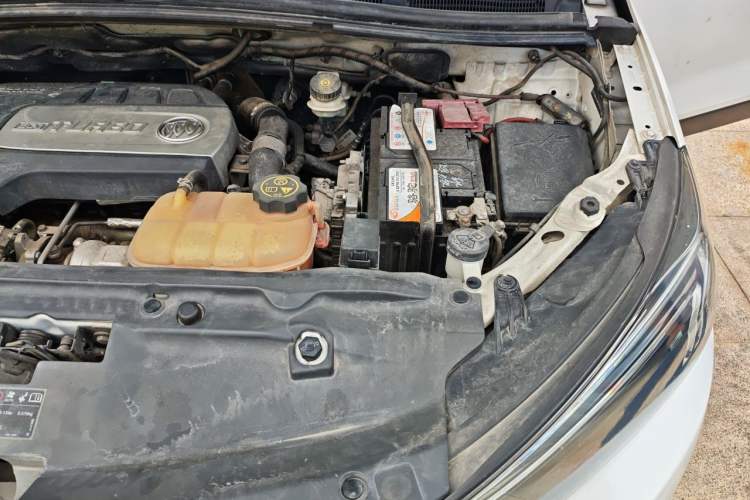 Used Buick Encore 2016 18T Automatic Two-Wheel Drive Urban Leading Edition Engine Bay Left