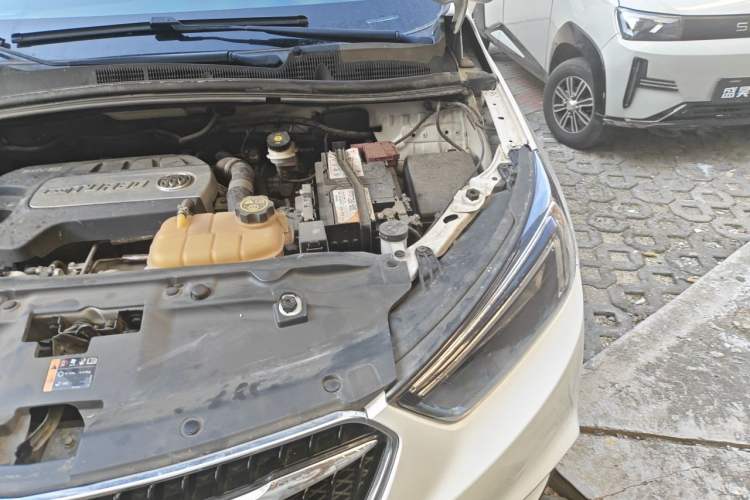 Used Buick Encore 2016 18T Automatic Two-Wheel Drive Urban Leading Edition Engine Bay Left