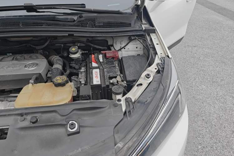 Used Buick Encore 2016 18T Automatic Two-Wheel Drive Urban Leading Edition Engine Bay Left