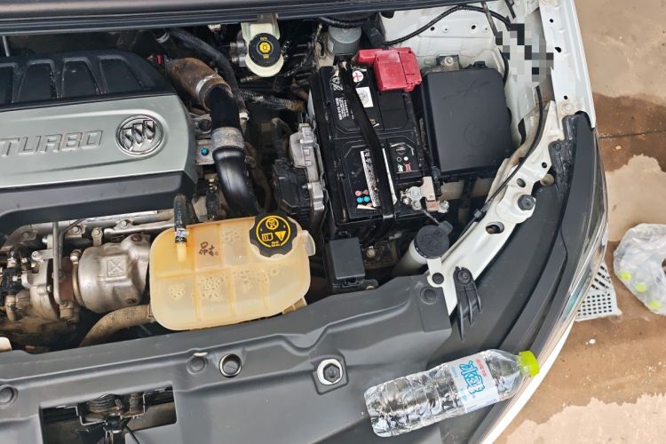 Used Buick Encore 2016 18T Automatic Two-Wheel Drive Urban Leading Edition Engine Bay Left