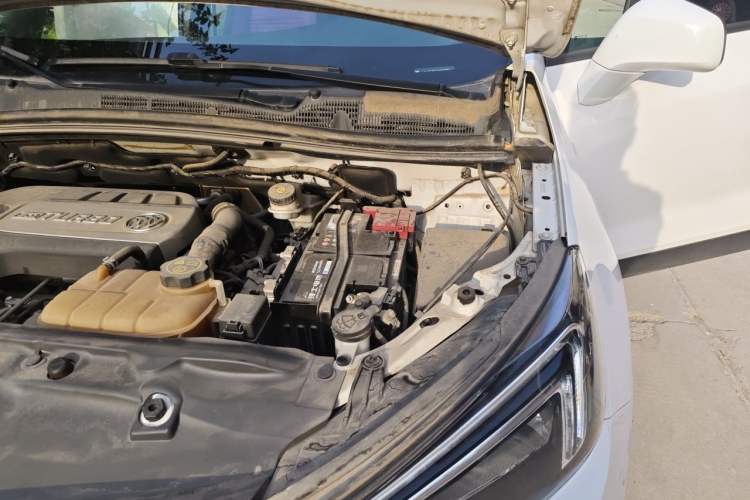 Used Buick Encore 2016 18T Automatic Two-Wheel Drive Urban Leading Edition Engine Bay Left