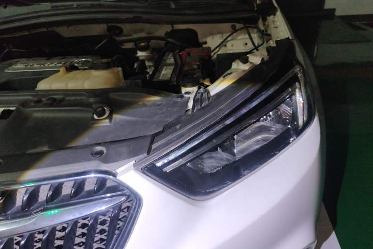 Used Buick Encore 2016 18T Automatic Two-Wheel Drive Urban Leading Edition Engine Bay Left