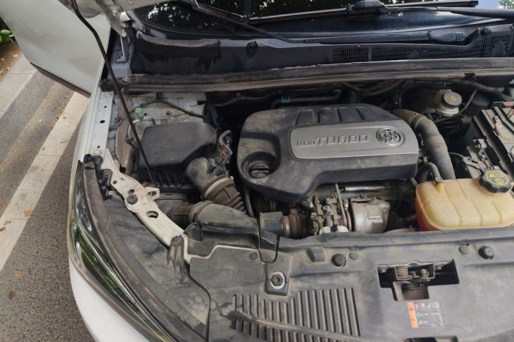 Used Buick Encore 2016 18T Automatic Two-Wheel Drive Urban Leading Edition Engine Bay Right