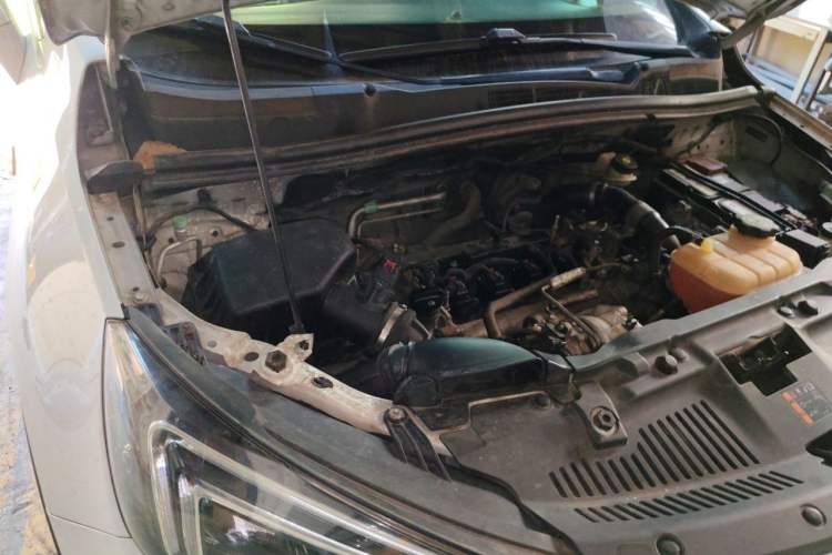 Used Buick Encore 2016 18T Automatic Two-Wheel Drive Urban Elite Model Engine Bay Right