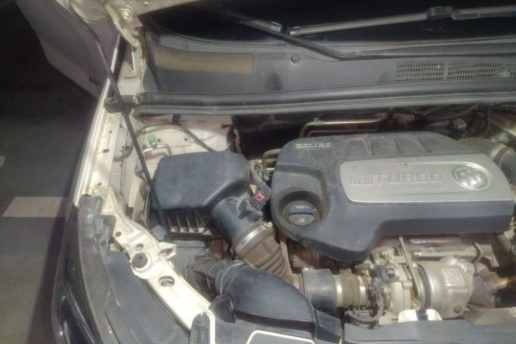 Used Buick Encore 2016 18T Automatic Two-Wheel Drive Urban Leading Edition Engine Bay Right