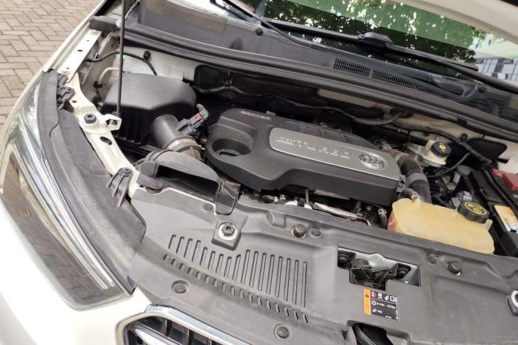 Used Buick Encore 2016 18T Automatic Two-Wheel Drive Urban Leading Edition Engine Bay Right