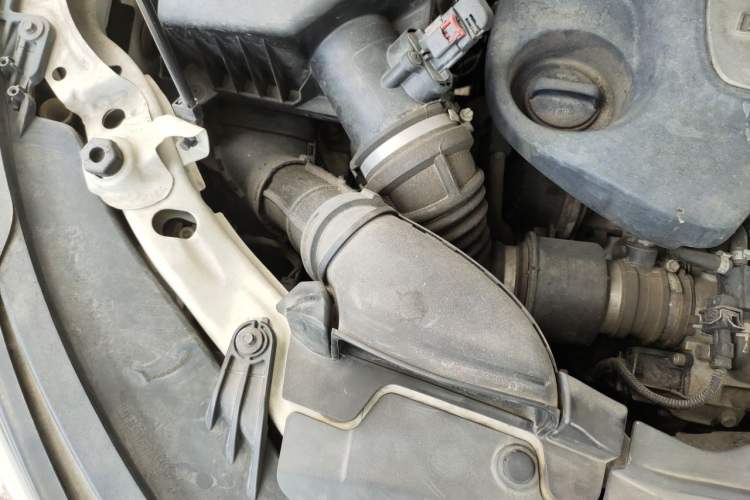Used Buick Encore 2016 18T Automatic Two-Wheel Drive Urban Fashion Model Engine Bay Right