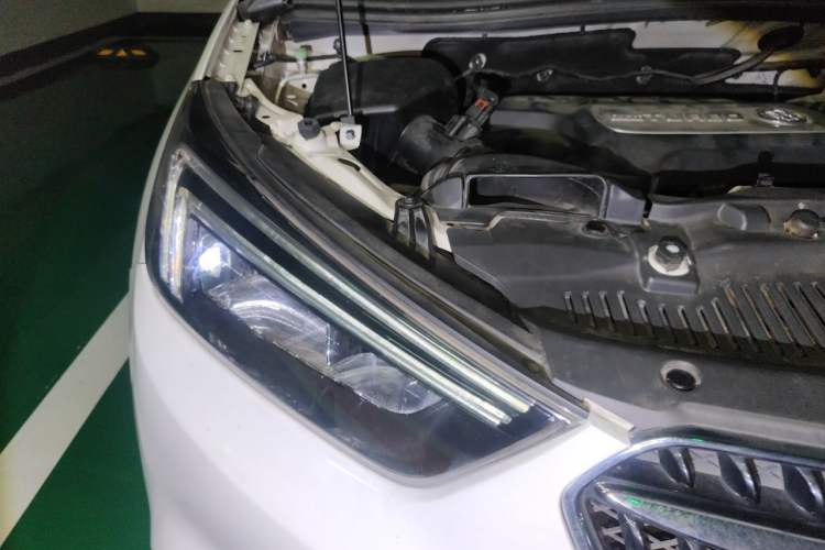 Used Buick Encore 2016 18T Automatic Two-Wheel Drive Urban Leading Edition Engine Bay Right