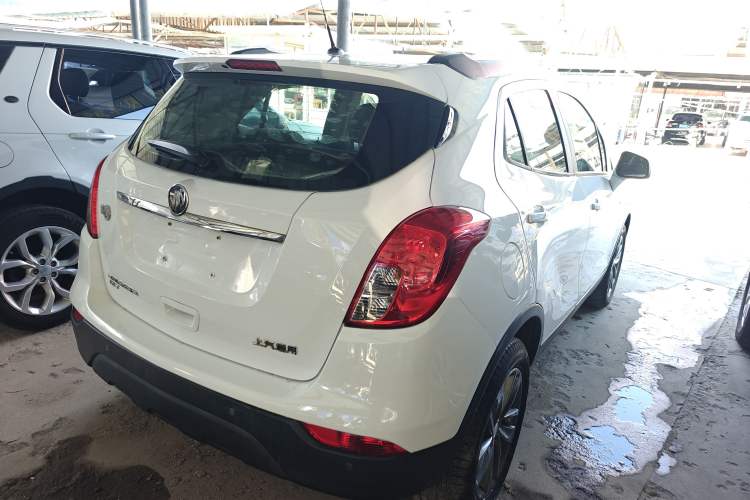 Used Buick Encore 2016 18T Automatic Two-Wheel Drive Urban Fashion Model Exterior 4