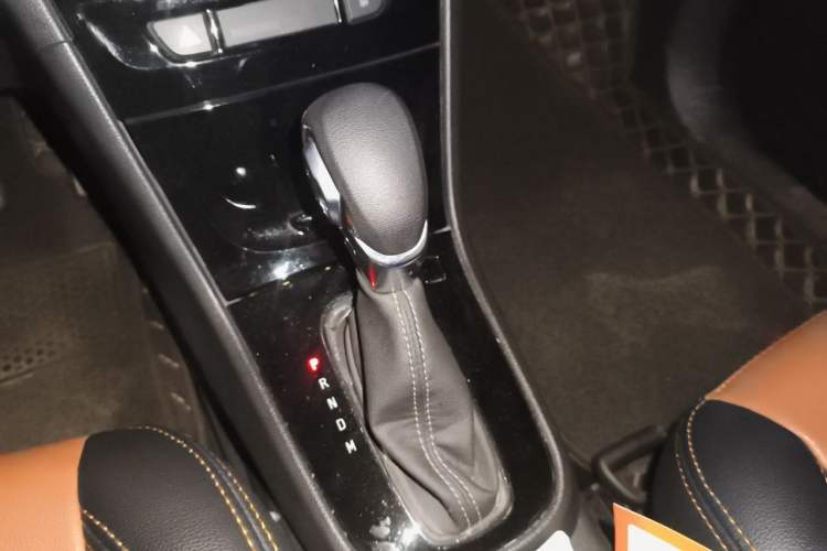 Used Buick Encore 2016 18T Automatic Two-Wheel Drive Urban Leading Edition Gear Lever