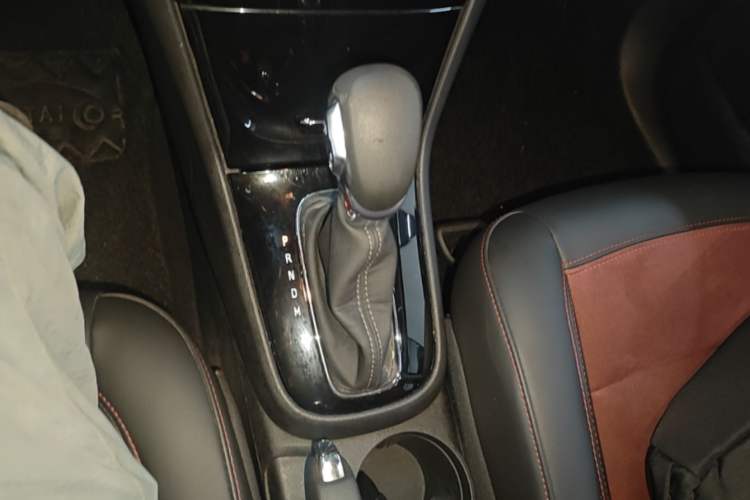 Used Buick Encore 2016 18T Automatic Two-Wheel Drive Urban Elite Model Gear Lever