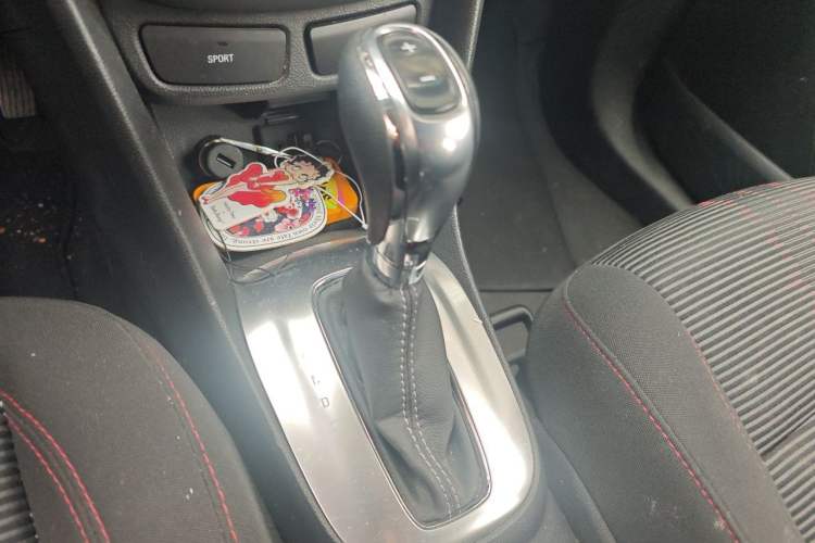 Used Buick Encore 2016 18T Automatic Two-Wheel Drive Urban Leading Edition Gear Lever