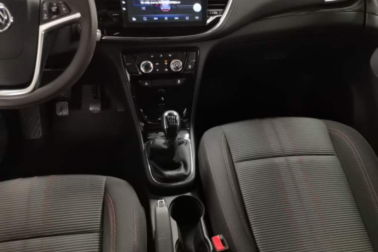 Used Buick Encore 2016 18T Manual Two-Wheel Drive Urban Advanced Model Gear Lever