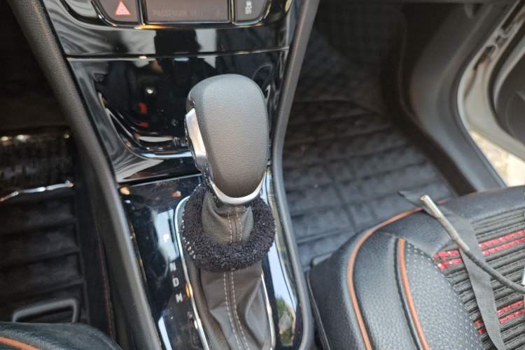 Used Buick Encore 2016 18T Automatic Two-Wheel Drive Urban Leading Edition Gear Lever