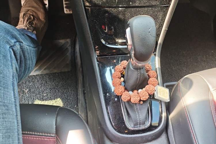 Used Buick Encore 2016 18T Automatic Two-Wheel Drive Urban Elite Model Gear Lever