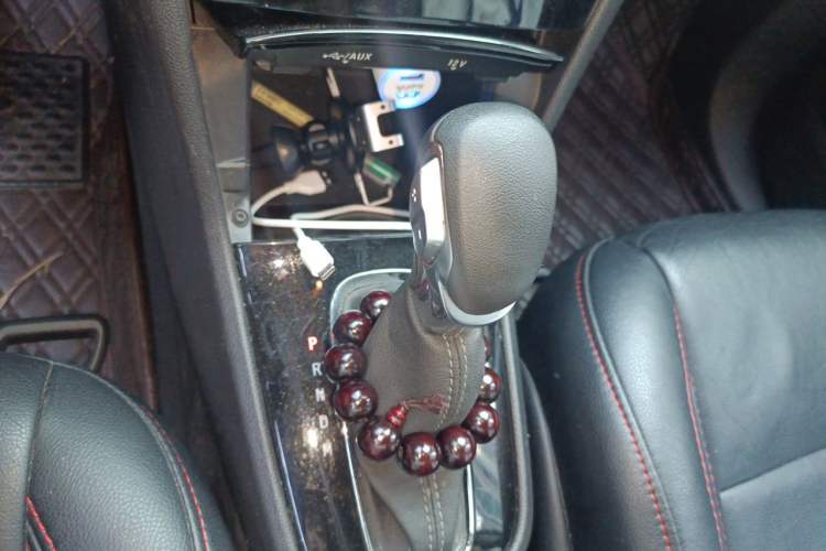 Used Buick Encore 2016 18T Automatic Two-Wheel Drive Urban Fashion Model Gear Lever