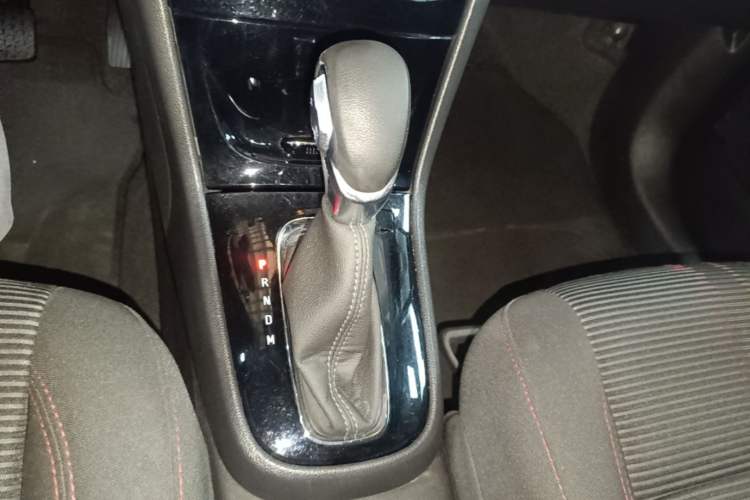Used Buick Encore 2016 18T Automatic Two-Wheel Drive Urban Leading Edition Gear Lever