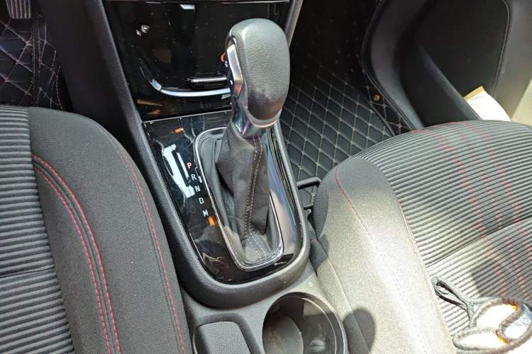 Used Buick Encore 2016 18T Automatic Two-Wheel Drive Urban Leading Edition Gear Lever