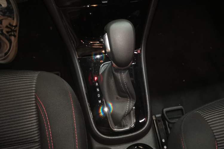 Used Buick Encore 2016 18T Automatic Two-Wheel Drive Urban Leading Edition Gear Lever