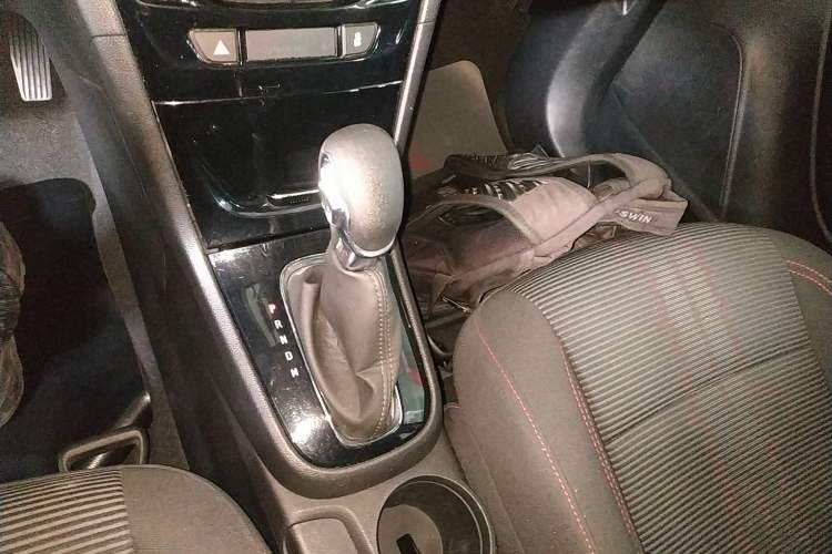 Used Buick Encore 2016 18T Automatic Two-Wheel Drive Urban Leading Edition Gear Lever