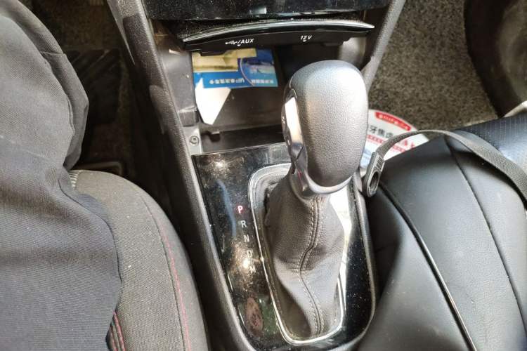 Used Buick Encore 2016 18T Automatic Two-Wheel Drive Urban Fashion Model Gear Lever