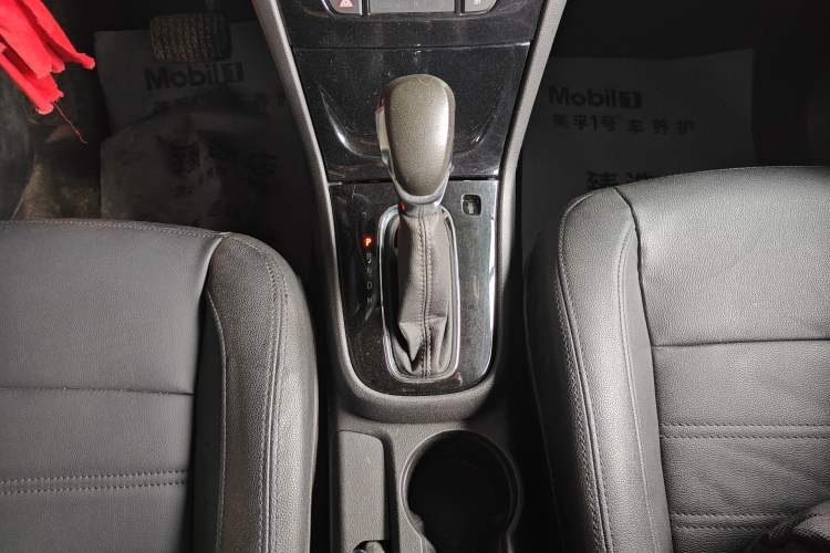 Used Buick Encore 2016 18T Automatic Two-Wheel Drive Urban Leading Edition Gear Lever