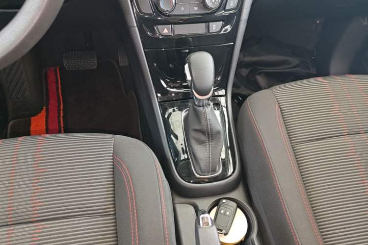 Used Buick Encore 2016 18T Automatic Two-Wheel Drive Urban Leading Edition Gear Lever