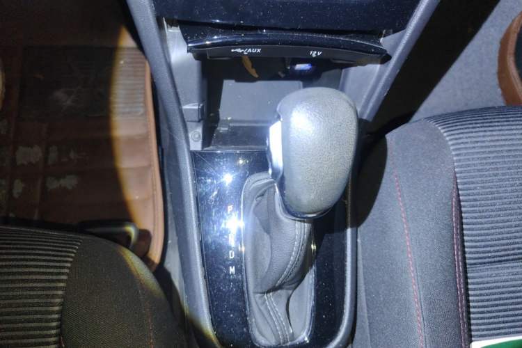 Used Buick Encore 2016 18T Automatic Two-Wheel Drive Urban Leading Edition Gear Lever