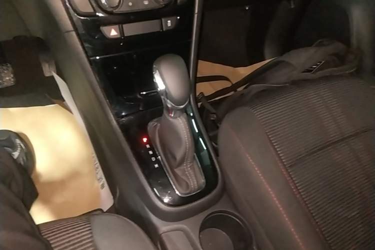 Used Buick Encore 2016 18T Automatic Two-Wheel Drive Urban Leading Edition Gear Lever