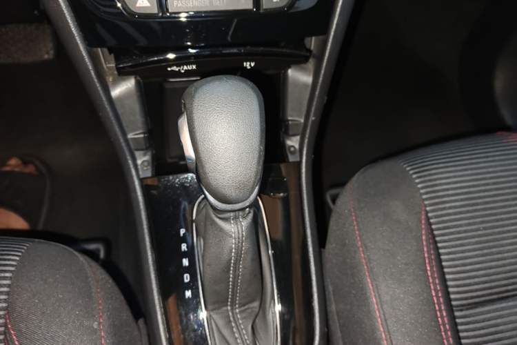 Used Buick Encore 2016 18T Automatic Two-Wheel Drive Urban Leading Edition Gear Lever