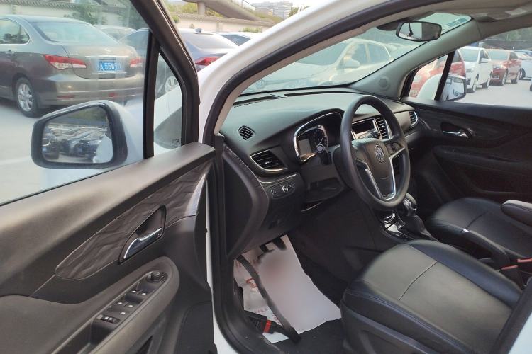 Used Buick Encore 2016 18T Automatic Two-Wheel Drive Urban Leading Edition Interior 3