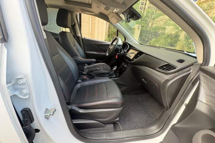 Used Buick Encore 2016 18T Automatic Two-Wheel Drive Urban Leading Edition Interior 6