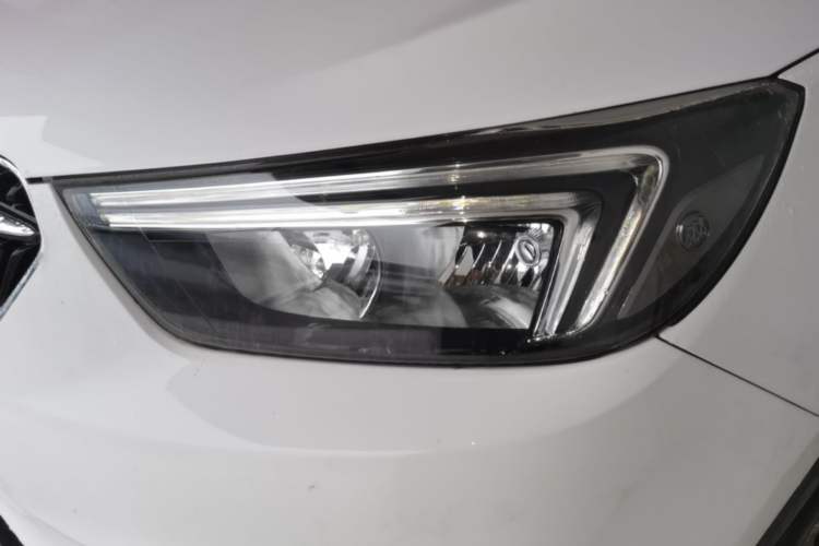 Used Buick Encore 2016 18T Automatic Two-Wheel Drive Urban Fashion Model Left Front Headlight