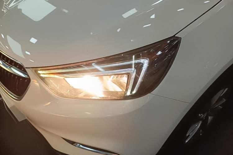 Used Buick Encore 2016 18T Automatic Two-Wheel Drive Urban Leading Edition Left Front Headlight