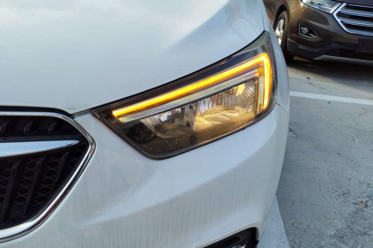 Used Buick Encore 2016 18T Automatic Two-Wheel Drive Urban Leading Edition Left Front Headlight