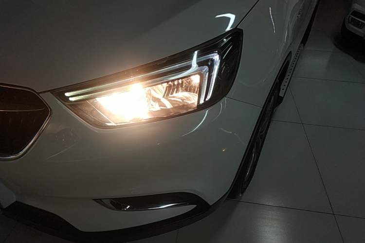 Used Buick Encore 2016 18T Automatic Two-Wheel Drive Urban Leading Edition Left Front Headlight